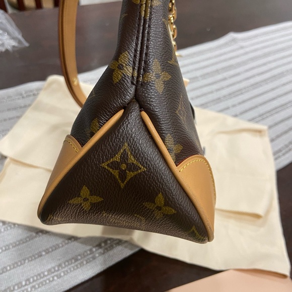 Louis Vuitton Boulogne - Picture 3 of 15